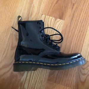 Women’s 1460 Doc Martens - size 7